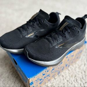 Brooks Women’s Levitate 3 Limited Edition running shoes, size 8